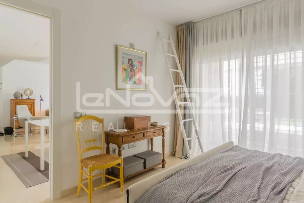 Apartamento en Las Colinas, Ref.1082-12