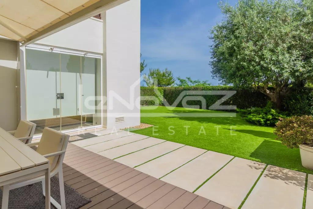 Apartamento en Las Colinas, Ref.1082-14