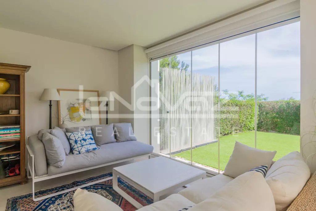 Apartamento en Las Colinas, Ref.1082-16