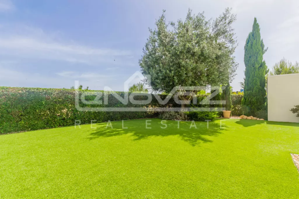 Apartamento en Las Colinas, Ref.1082-5