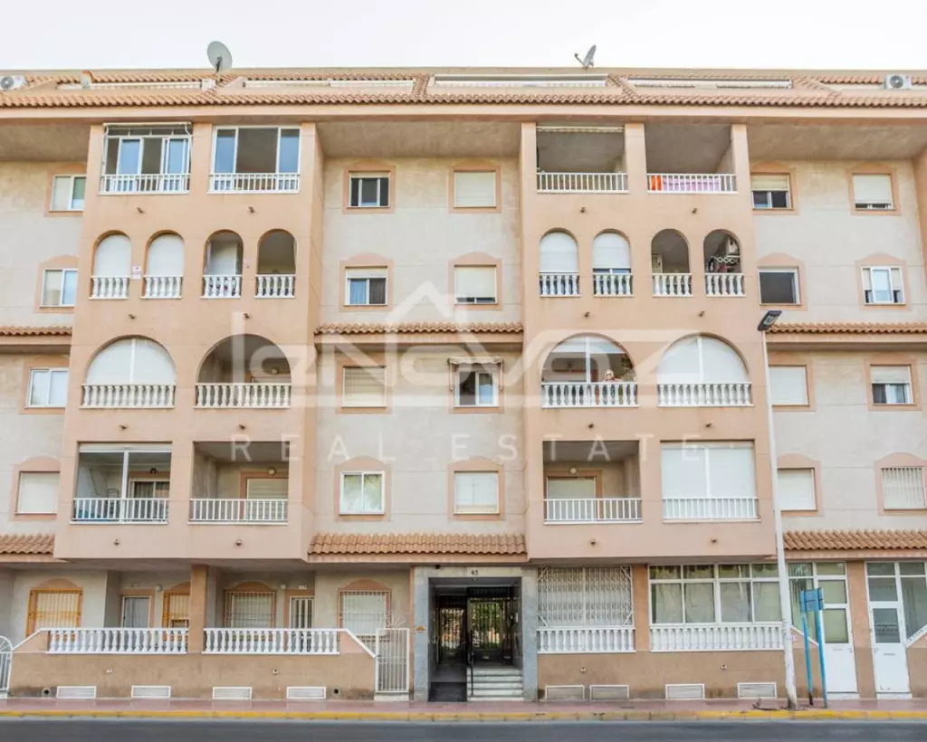 Apartamento en Torrevieja, Ref.1083-11