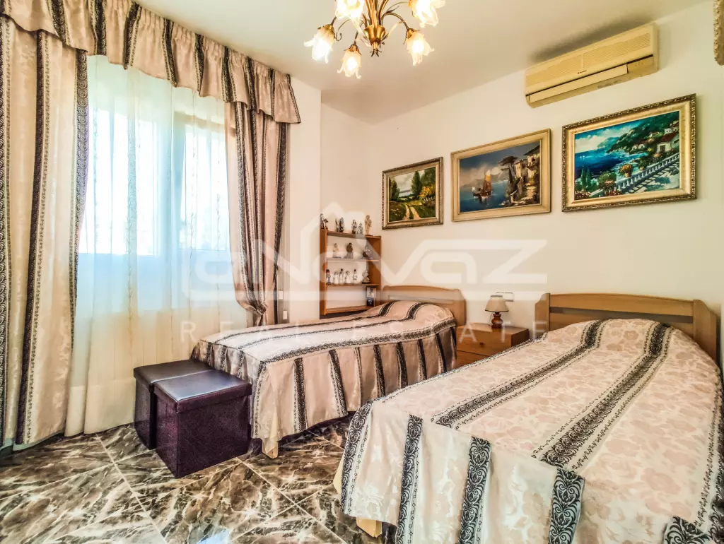 Villa en La Zenia, Ref.1090-14