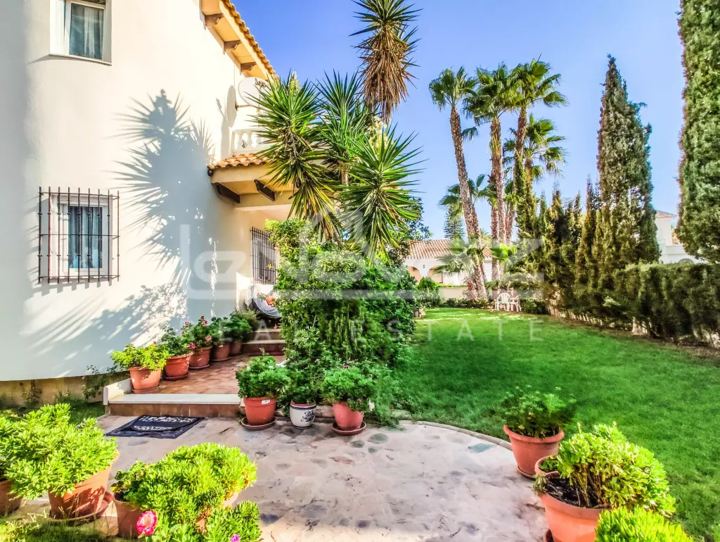 Villa en La Zenia, Ref.1090-23