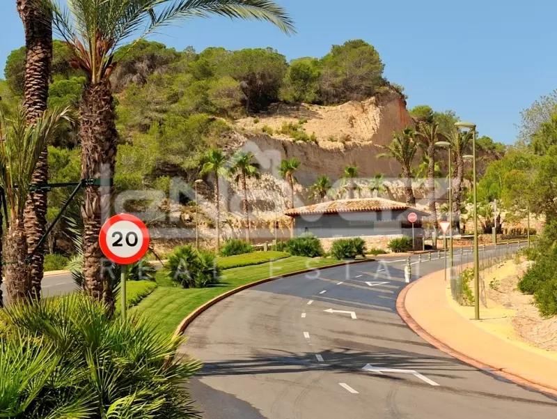 Apartamento en Las Colinas 90 m², Ref.174-20