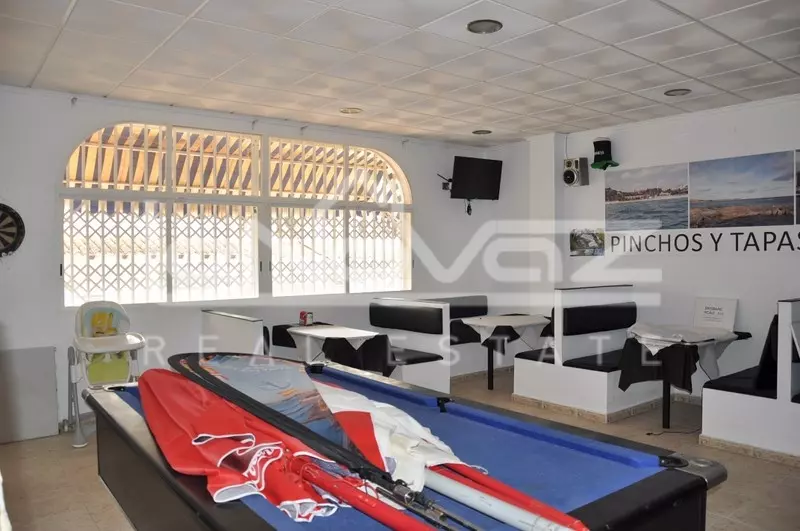 Bienes raíces comerciales en Campoamor 154 m², Ref.218-4