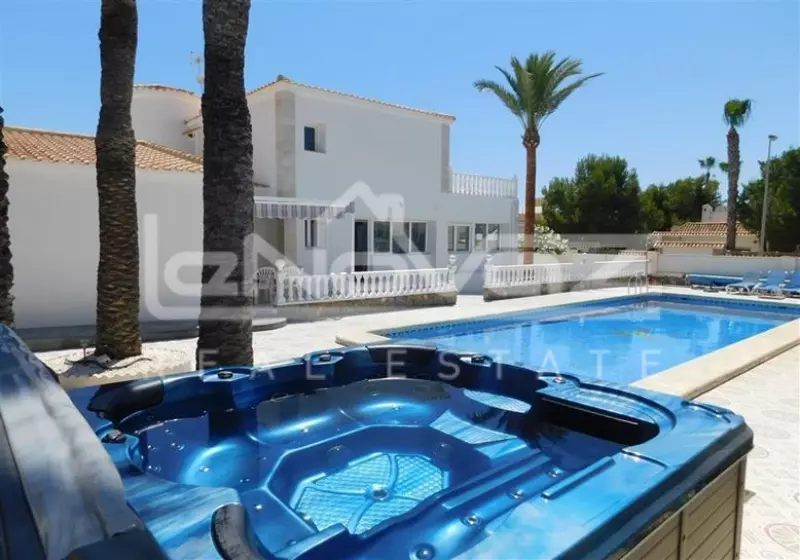 Villa in La Zenia, Ref.513-31