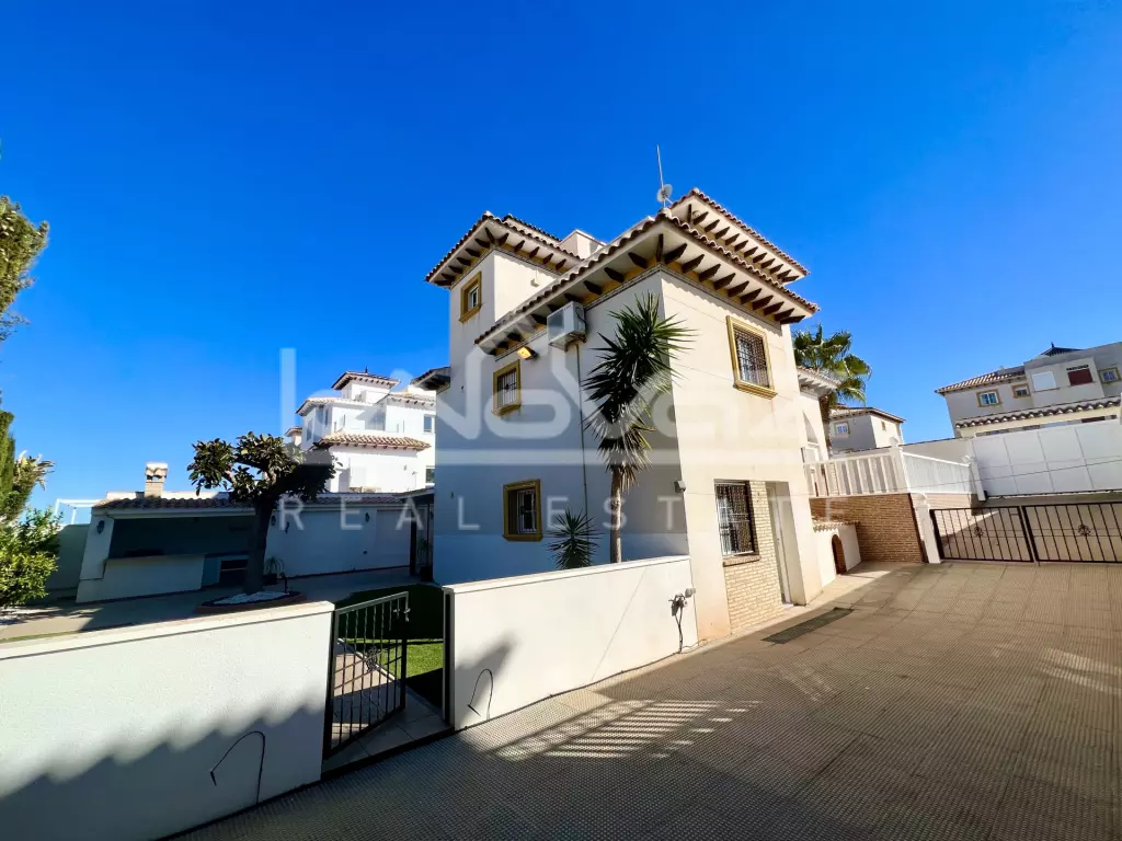 Villa en Lomas de Cabo Roig 165 m², Ref.820-34