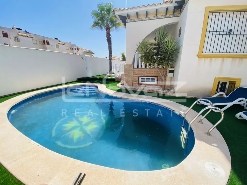 Villa en Lomas de Cabo Roig 165 m², Ref.820-39