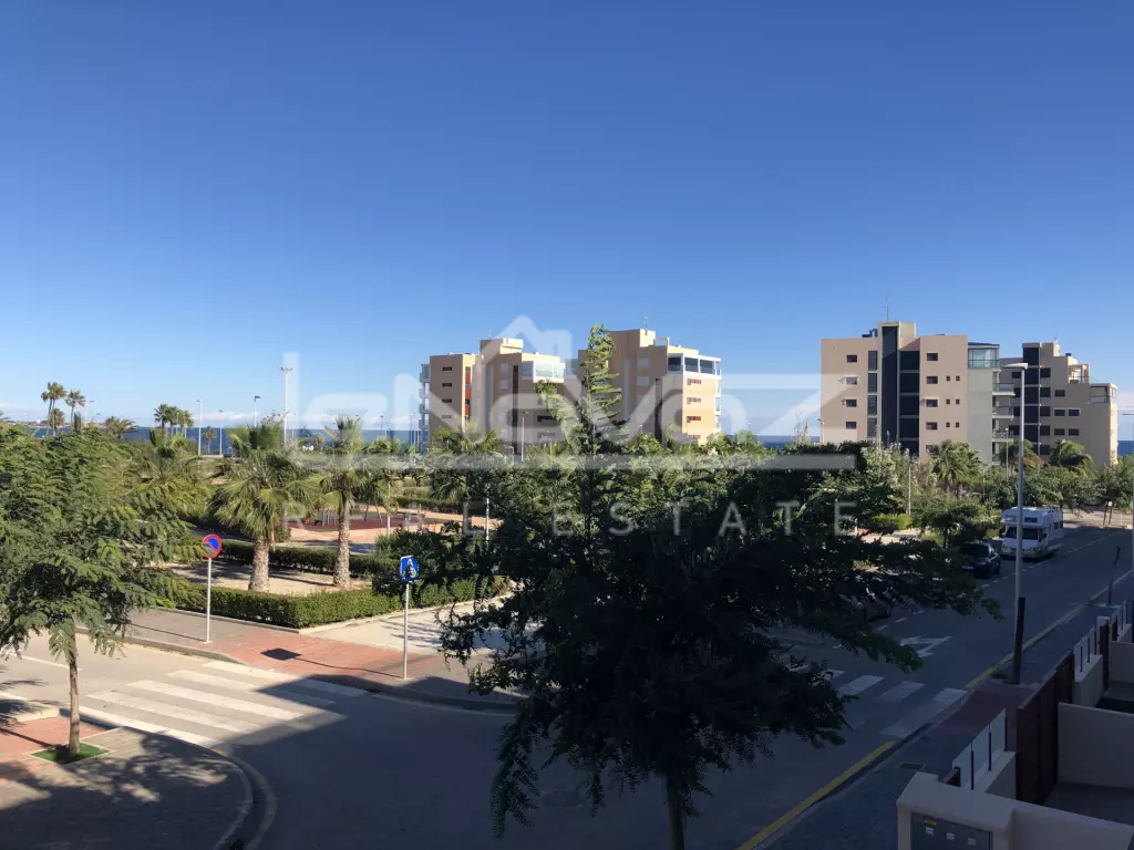 Apartamento en Mil Palmeras, Ref.904-0
