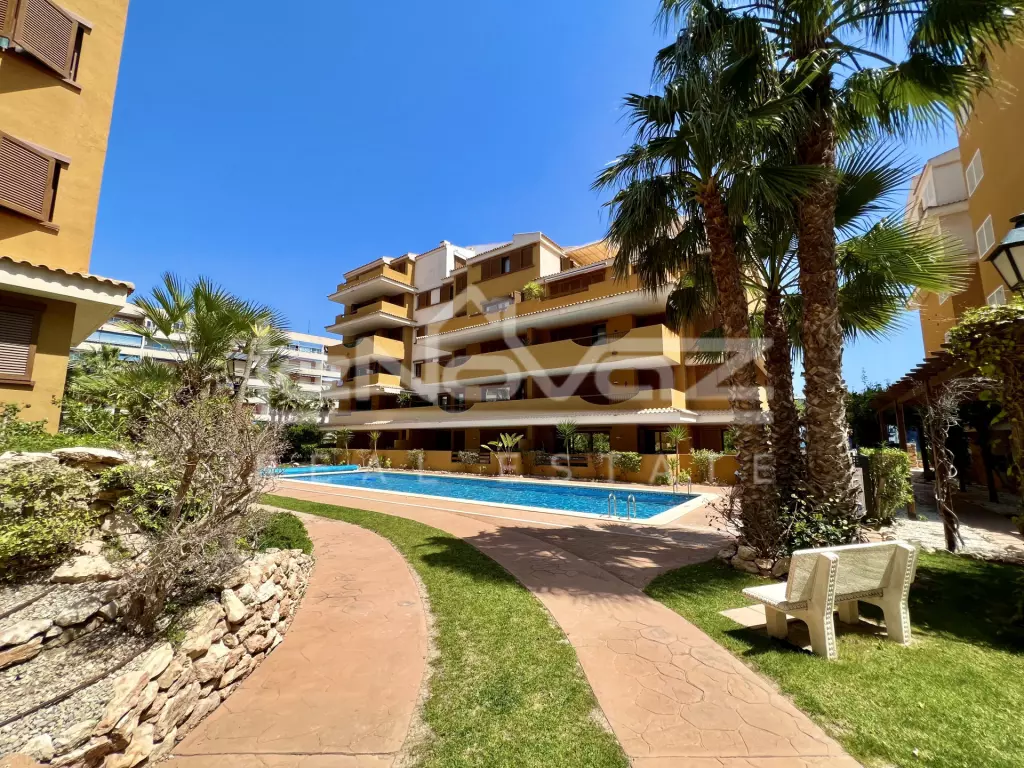 Apartamento en Punta Prima, Ref.915-26