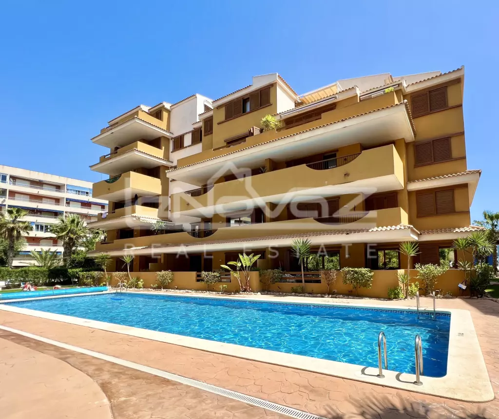 Apartamento en Punta Prima, Ref.915-27