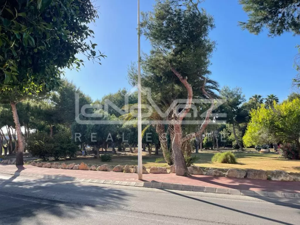 Apartamento en Torrevieja 80 m², Ref.998-9